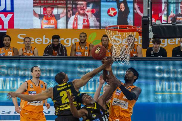 却连续多场 却连续多场