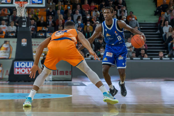 暗与曙光 暗与曙光