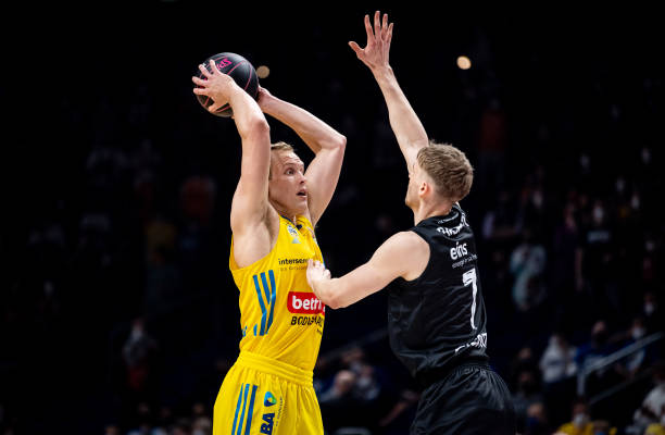 莱昂纳德带 莱昂纳德带