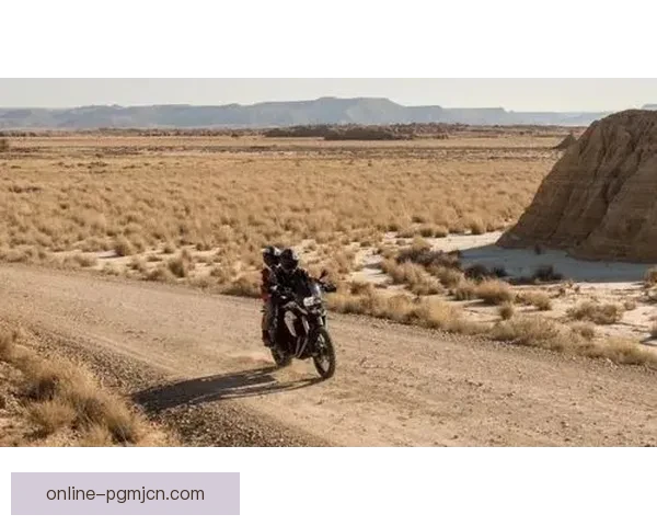 探险挑战越野赛：穿越山川河流，挑战极限自我
